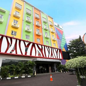 Sans Hotel Fiducia Pondok Gede